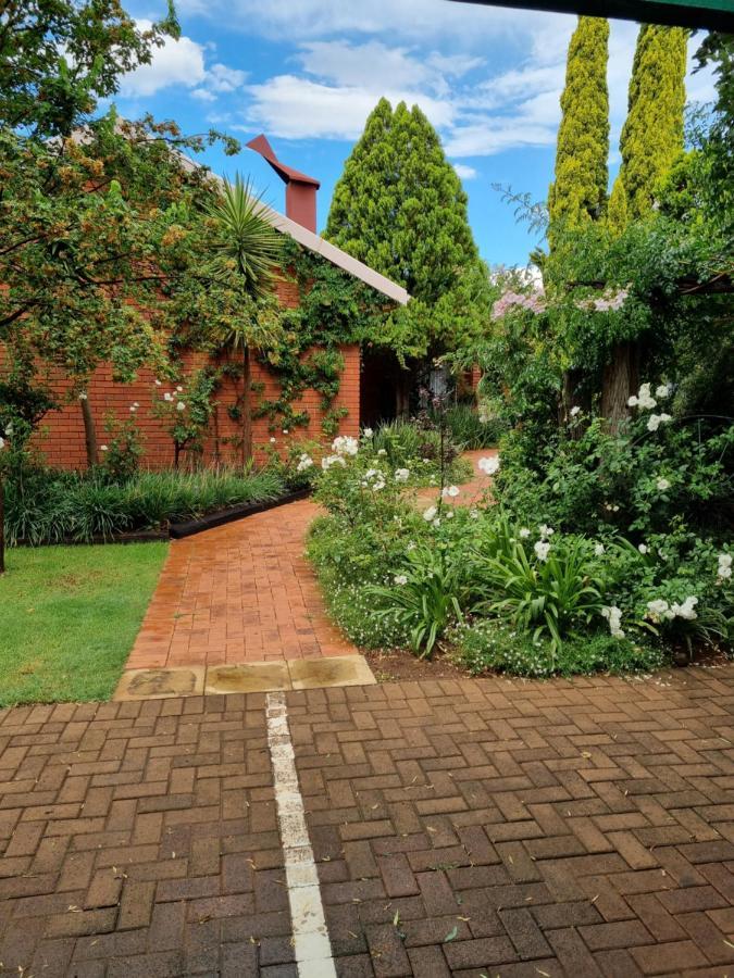 Camelia Guest House Bloemfontein Eksteriør billede