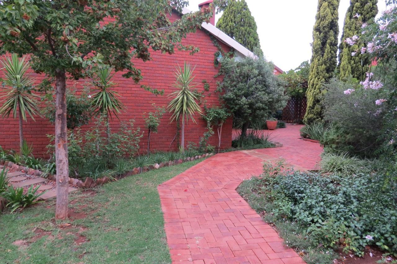 Camelia Guest House Bloemfontein Eksteriør billede